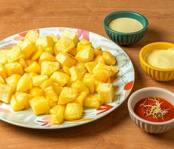 Patatas a las tres salsas - Imagen 1